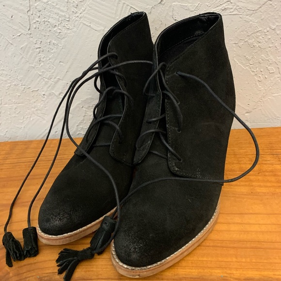 Crevo Women's Sumerset Ankle Boot - Picture 1 of 17